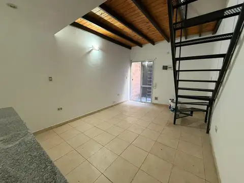 Depto Tipo Casa 2 ambientes con 1 baño