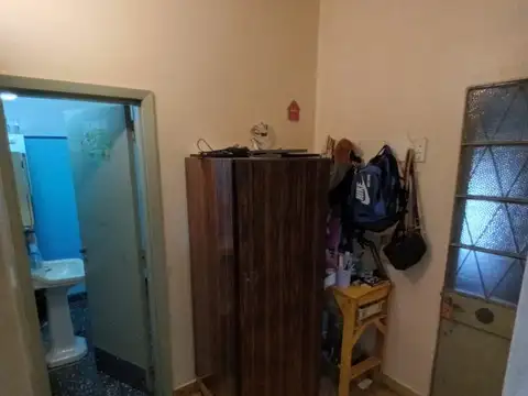 Casa 3 ambientes con local en venta en Villa Bonich