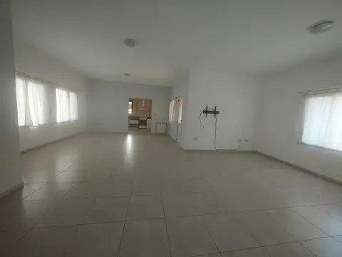 Casa en Alquiler de 3 dormitorios