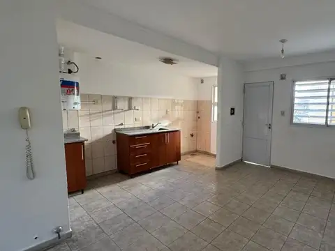 ALQUILER  / DEPARTAMENTO CENTRICO / SERVICIOS