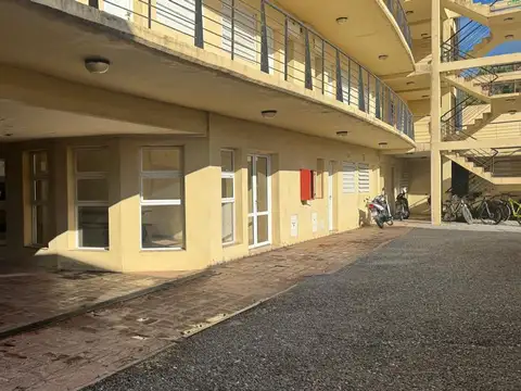 ALQUILER  / DEPARTAMENTO CENTRICO / SERVICIOS
