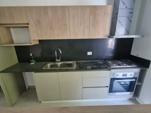 Departamento en Venta en San Isidro Vias / Rolon, USD 205.000