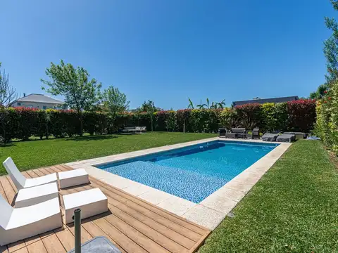 CASA 4 AMB EN ALQUILER EN BARRIO SANTA RITA