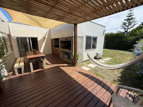 Casa en Alquiler Temporal en Manantiales, USD 9.000