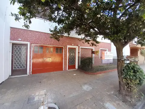 PH PB 4 AMB CON JARDIN Y COCHERA. ZONA RESIDENCIAL.