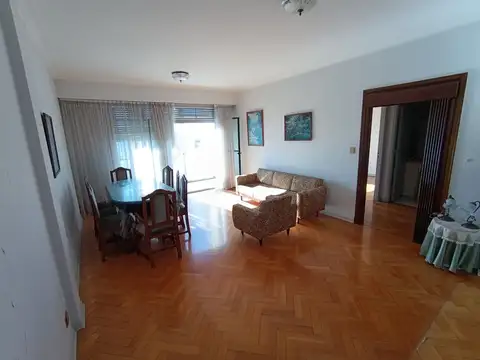 Departamento 4 ambientes con 2 baños