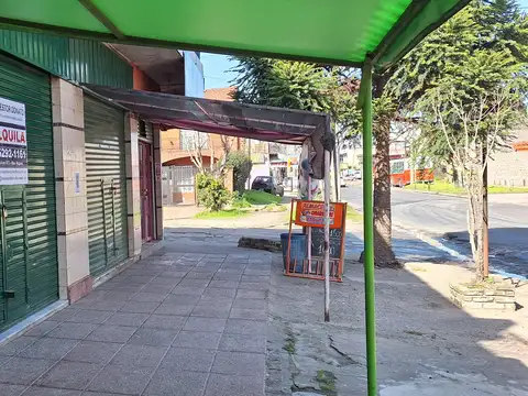 Local en Alquiler en José Clemente Paz, $ 400.000