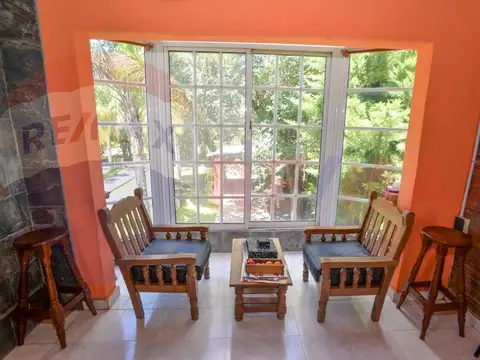 Casa en Venta con 2 cocheras