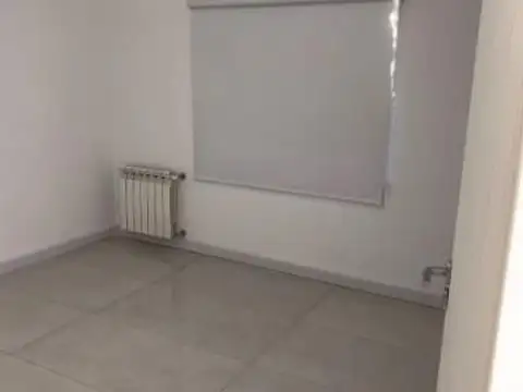Casa en venta - 3 dormitorios 2 baños - pileta y parrilla - 922mts2 - Lujan