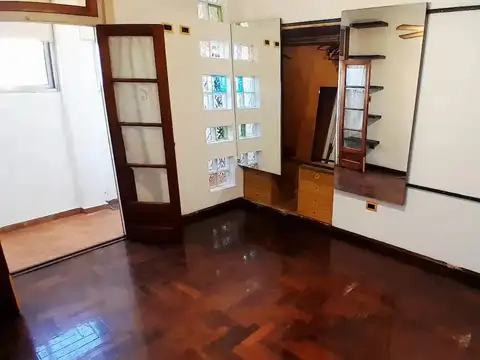 Departamento de 3 ambientes en VENTA (1er piso por escalera)