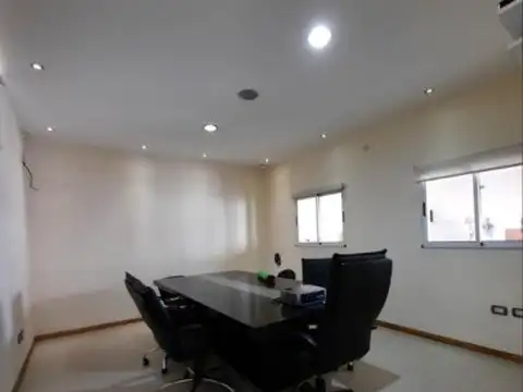 Oficina en Alquiler en Barrio España y Hospitales, $ 1.000.000