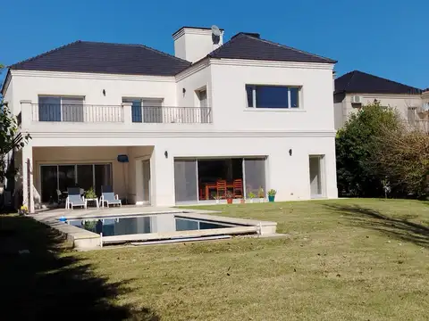 Casa en alquiler 4 Dormitorios Amoblada y equipada Barrio Septiembre Escobar