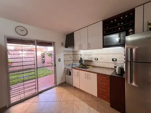 Depto Tipo Casa 3 ambientes con 2 baños