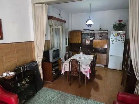 Depto Tipo Casa en Venta de 6 ambientes