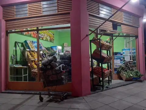 5 locales en block sobre importante avenida