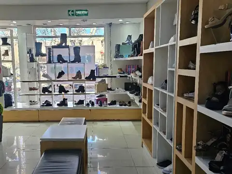 FONDO DE COMERCIO DE CALZADOS EN VENTA