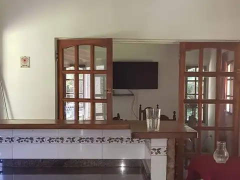 Casa 5 ambientes con 3 baños