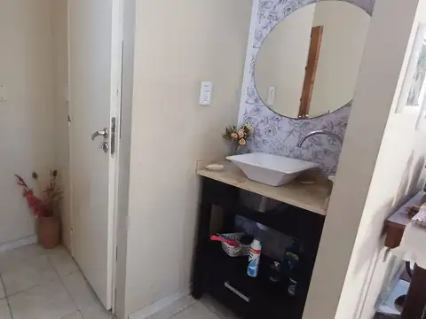 Casa 6 ambientes con 2 baños