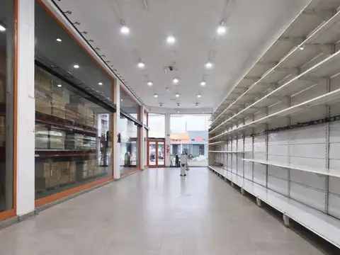VENTA LOCAL COMERCIAL SOBRE AV BELGRANO