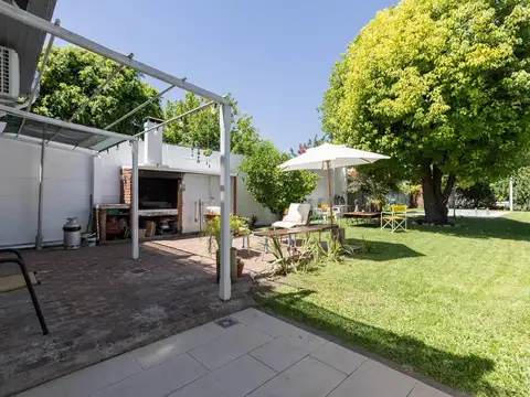 Casa en  venta en Ringuelet