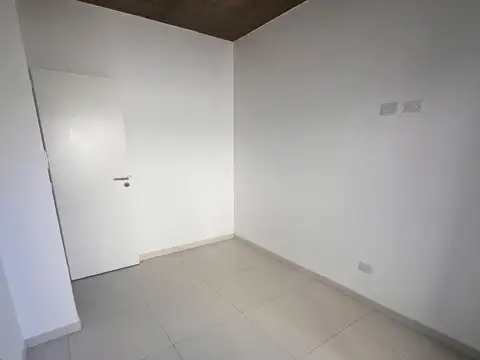 Depto 2 ambientes A ESTRENAR CON PATIO - Excelente ubicación en Lanús - Sitio de Montevideo al 1600