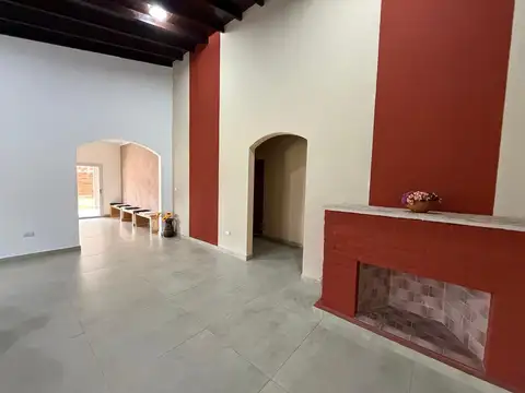 Casa 5 ambientes con 1 baño