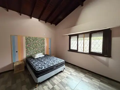 Casa en excelente estado con gran jardin