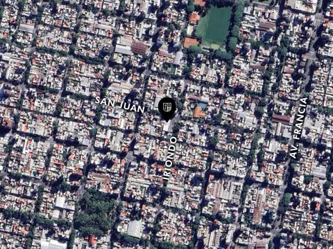 Importante local o galpon de 800m² con gran frente comercial y 2 plantas