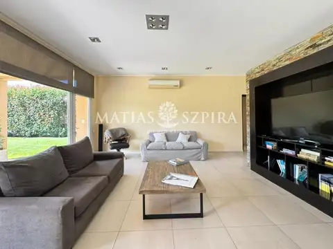 Casa 5 ambientes con 3 baños