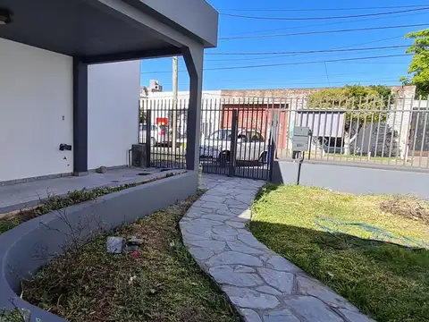 Venta de Casa 5 AMBIENTES en Caseros, Tres de Febrero