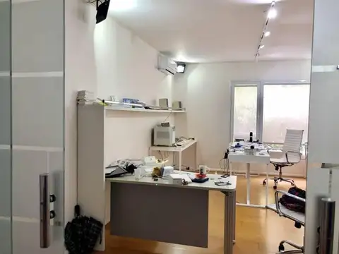 Excelente oficina en buenisima ubicacion centro comercial Santa Barbara IDEAL PARA  TU NEGOCIO