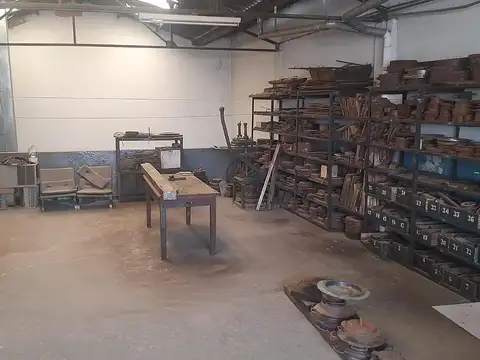Depósito en Venta Parque Avellaneda