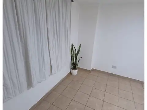 Departamento en Alquiler en Villa Luzuriaga, $ 320.000