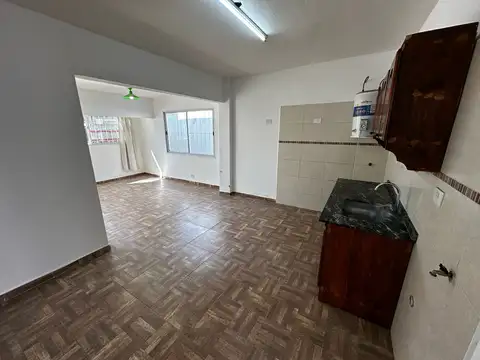 Depto Tipo Casa 2 ambientes con 1 baño