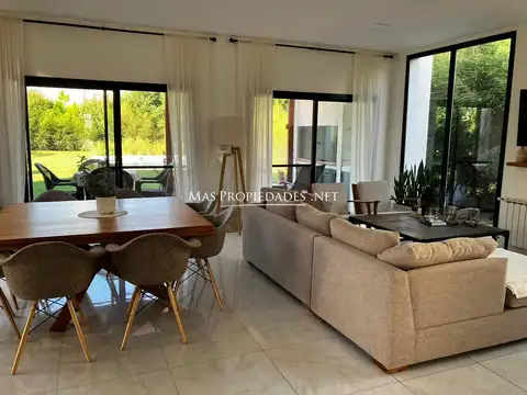 Casa en Alquiler de 3 dormitorios