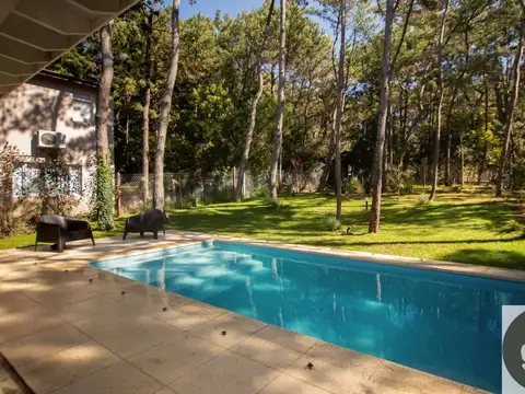 Amalfi – Mar de las Pampas - Casa 4 dorm. con pileta