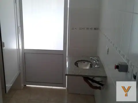 Casa en venta - 6 Dormitorios 3 Baños - 265 mts2 - Bragado