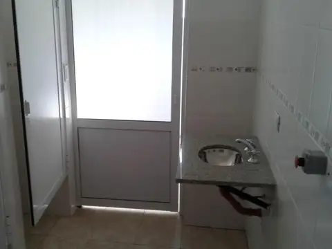 Casa en venta - 6 Dormitorios 3 Baños - 265 mts2 - Bragado