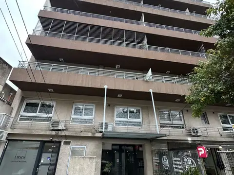 DPTO 3 AMB. 8º PISO AL FRENTE CON COCHERA CUB. SUBSUELO