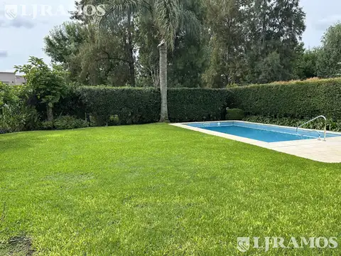 Casa en una sola planta en venta y/o alquiler en Santa Bárbara.