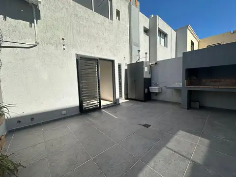 DR. CARRILLO, FRENTE AL DALVIAN