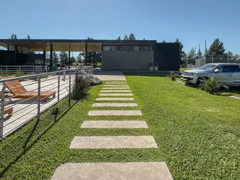 Lote Piñero Calle Las Calandrias