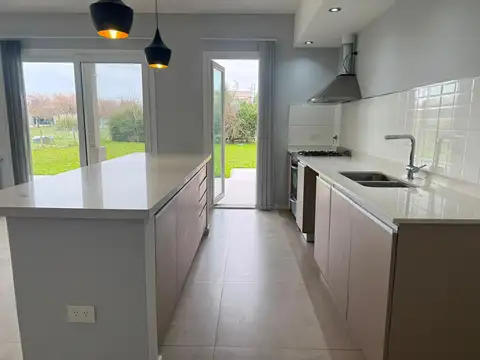 CASA VENTA HASRAS DEL SUR II APTA BANCO FINANCIA