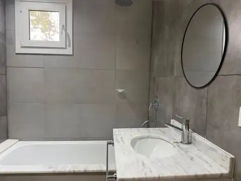 Casa 4 ambientes con 2 baños