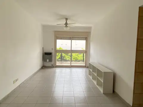 Venta 4 ambientes La Boca, al frente, luminoso