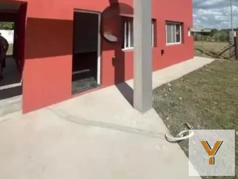 Casa en venta - 3 Dormitorios 1 Baño - 370mts2 - San Miguel