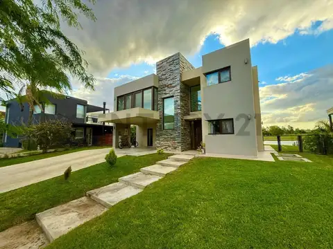 Venta Casa A La Laguna  El Canton Barrio Islas-escobar