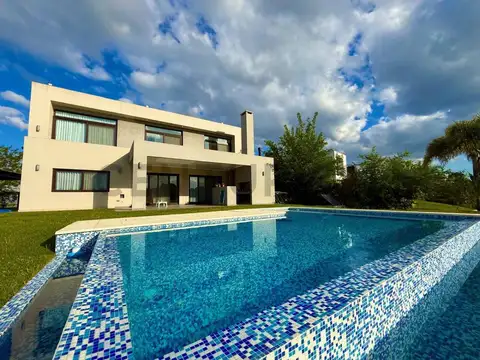 Venta Casa A La Laguna  El Canton Barrio Islas-escobar