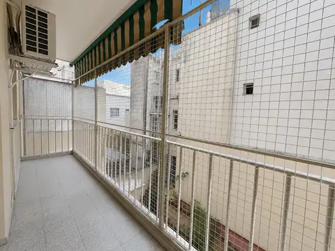 Venta de Departamento 4 ambientes con Dependencia en Caballito