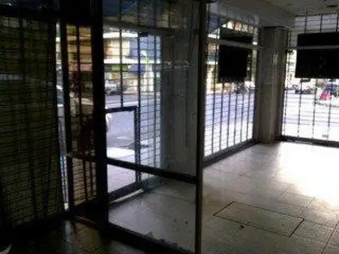 ESPETACULAR LOCAL EN ESQUINA COMERCIAL